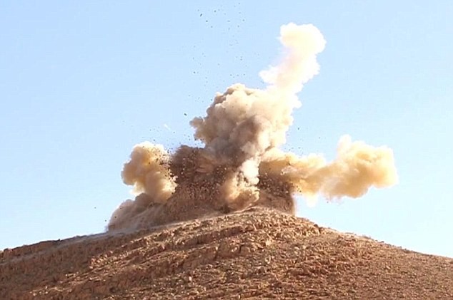 Phien quan IS da cho no tung hai lang mo o Palmyra-Hinh-2